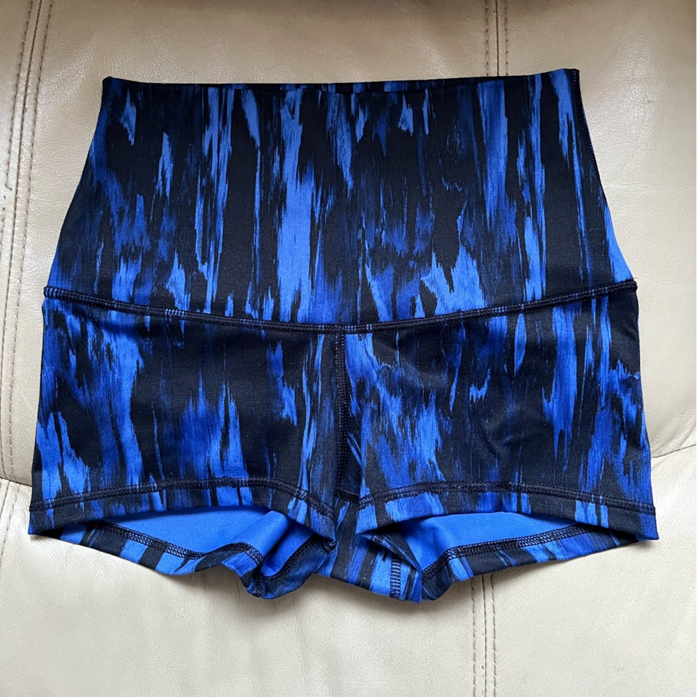 Lululemon blue design booty shorts